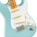 Fender Vintera® '50s Stratocaster® Modified, Maple Fingerboard, Daphne Blue 