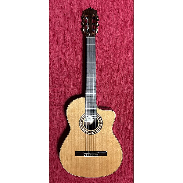 Magna CG-88 C CE 4/4 klasická gitara s elektronikou, solid top Magna CG-88 C CE 4/4 klasická gitara s elektronikou, solid top