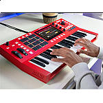 AKAI Professional - MPC KEY 37 Keyboard GrooveBox