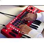 AKAI Professional - MPC KEY 37 Keyboard GrooveBox