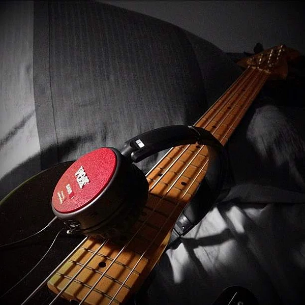Vox amPhone Bass - Slúchadlá s integrovaným zosilňovačom Vox amPhone Bass - Slúchadlá s integrovaným zosilňovačom